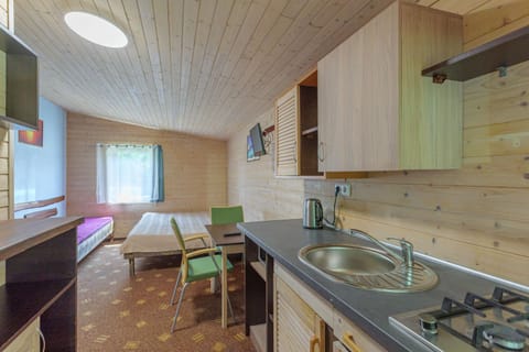 TV and multimedia, Kitchen or kitchenette, Dining area