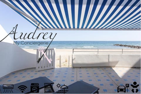 Natural landscape, View (from property/room), Balcony/Terrace, Beach, Sea view