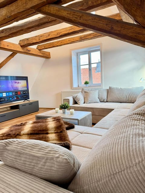Communal lounge/ TV room, TV and multimedia, Living room, Seating area
