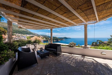 Day, View (from property/room), Balcony/Terrace, Seating area, Sea view