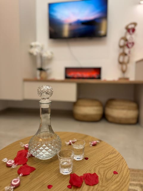 Aladdin Luxury Suites With Shared Pool Apartment in Crete