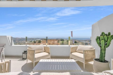 View (from property/room), Balcony/Terrace, Seating area