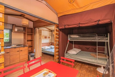 Photo of the whole room, Bedroom, bunk bed