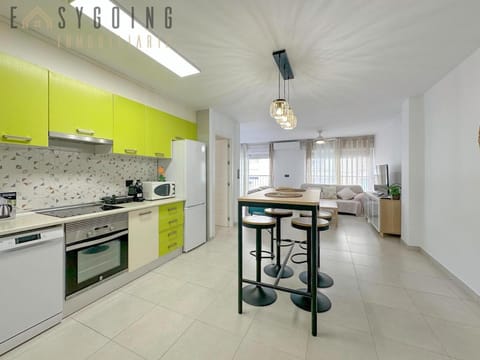 Kitchen or kitchenette, Dining area, dishwasher, oven