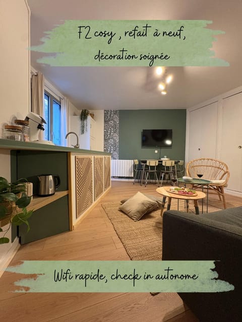 TV and multimedia, Kitchen or kitchenette, Living room, Seating area, Dining area