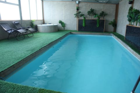 Pool view, Swimming pool, sunbed