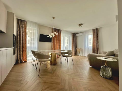 TV and multimedia, Kitchen or kitchenette, Living room, Seating area, Dining area, Evening entertainment