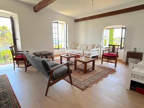 Patio, Living room, Seating area, Dining area