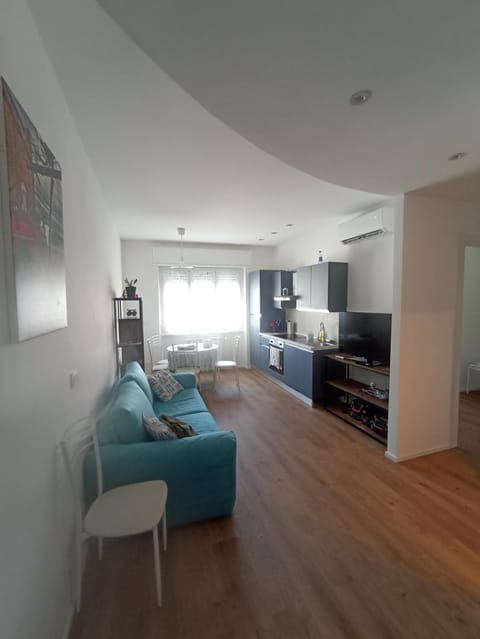 TV and multimedia, Living room, Dining area