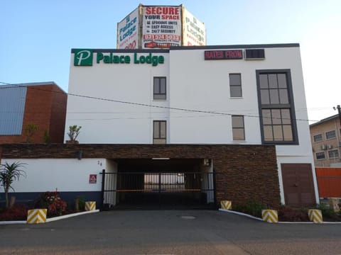 Property building, Facade/entrance