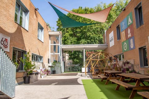 Patio, Facade/entrance
