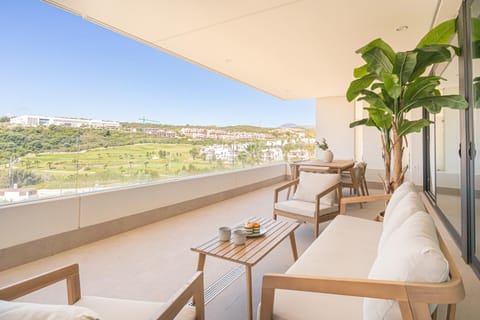 Patio, Day, Solarium, View (from property/room), Balcony/Terrace, Balcony/Terrace, Dining area, Mountain view