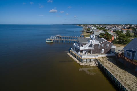 All Decked Out House in Roanoke Island