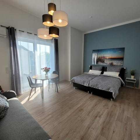 Living room, Dining area, Bedroom