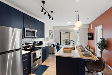W318 Chic & Luxury 1Bd Condo In Downtown Minneapolis, Minutes From Minneapolis Convention Center & US Bank Arena Apartment in Loring Park