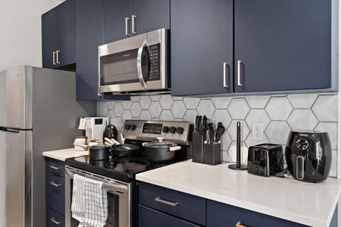 W318 Chic & Luxury 1Bd Condo In Downtown Minneapolis, Minutes From Minneapolis Convention Center & US Bank Arena Apartment in Loring Park