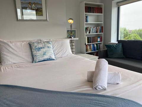 Clogher Beach View - Scenic House in County Kerry