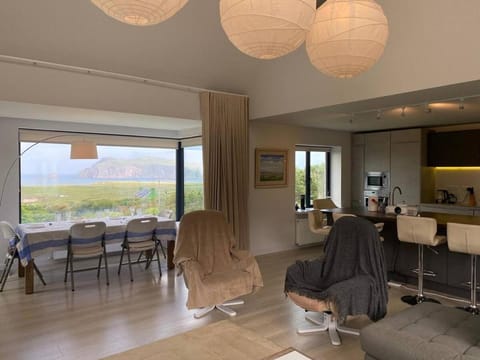 Clogher Beach View - Scenic House in County Kerry