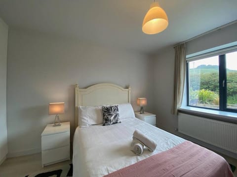 Clogher Beach View - Scenic House in County Kerry