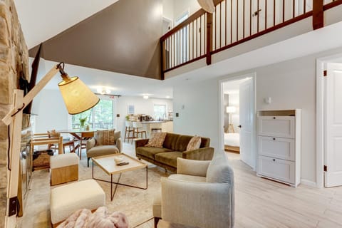 Lake Access at Family-Friendly Home in Tobyhanna House in Tobyhanna