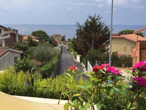 Garden view, Sea view