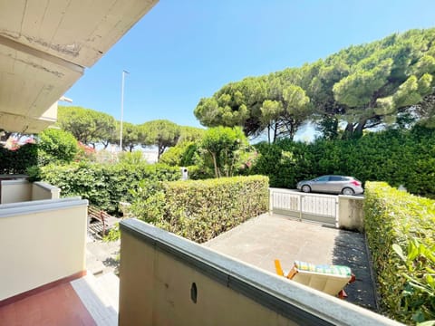 Day, View (from property/room), Balcony/Terrace, Parking