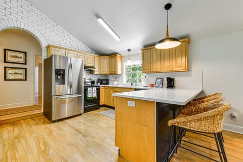 Home 2 Mi to Beach and Old Town Bay St Louis! House in Bay Saint Louis