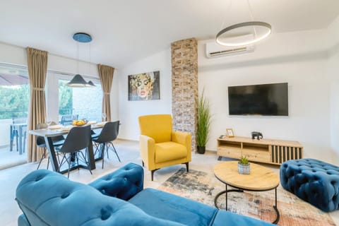 Dimora 2 BDR apartment with free private parking Apartment in Zadar