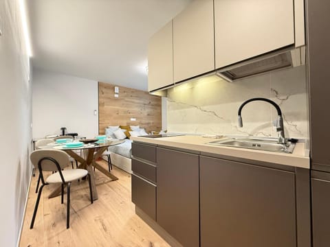 Kitchen or kitchenette, Dining area, dishwasher, stove