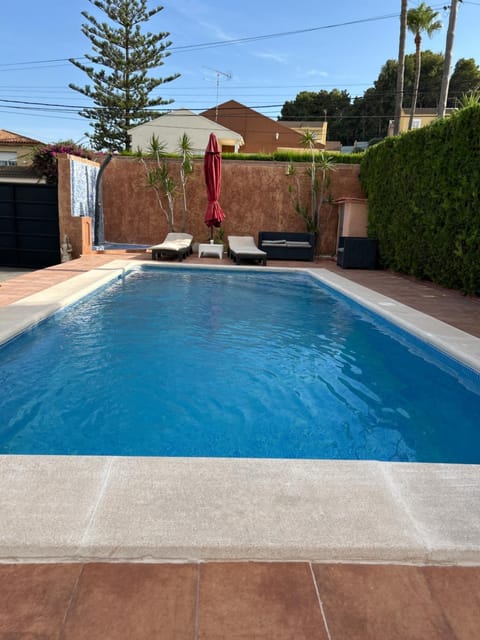 Day, Pool view, Swimming pool, sunbed