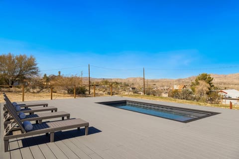 4BR Home in Joshua Tree with Private Pool and Fire Pit House in Joshua Tree