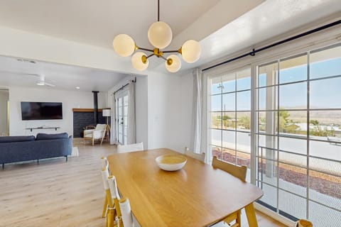 4BR Home in Joshua Tree with Private Pool and Fire Pit House in Joshua Tree