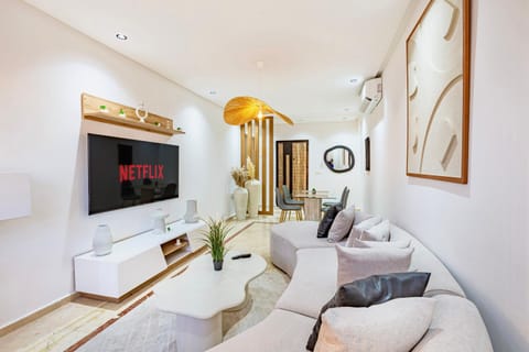 Communal lounge/ TV room, TV and multimedia, Living room