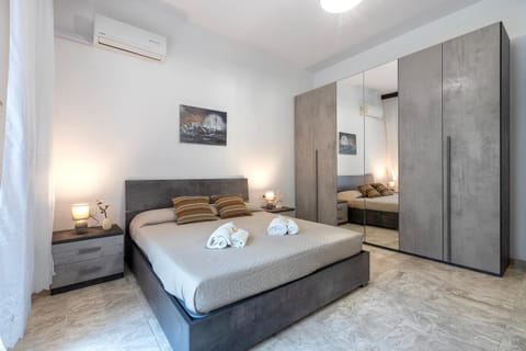 Bed, Photo of the whole room, Bedroom, towels, wardrobe, air conditioner