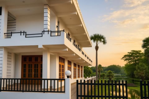 Property building, View (from property/room), Balcony/Terrace