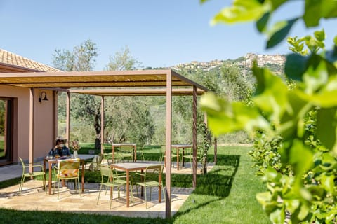 Patio, Spring, Garden, Dining area, Garden view