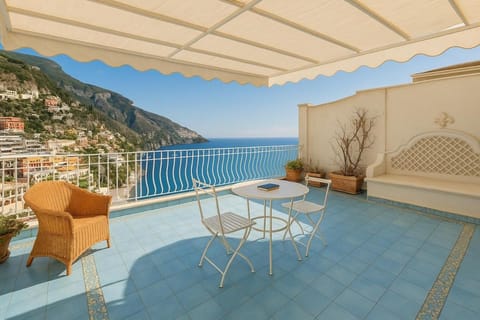 Natural landscape, View (from property/room), Balcony/Terrace, Mountain view, Sea view
