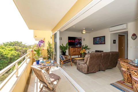 View (from property/room), Living room, Seating area
