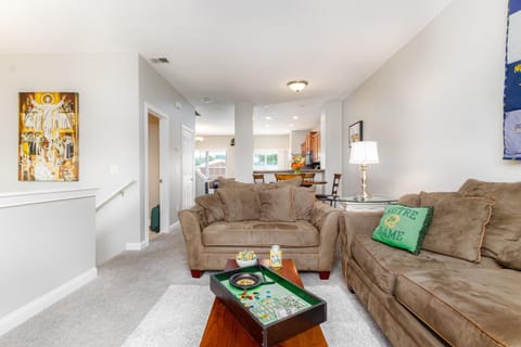 Dublin Village Townhome House in Roseland