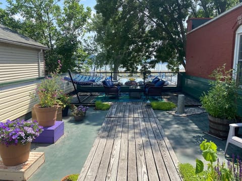 Pepin Marina Retreat Cottage Apartment with Deck Apartment in Pepin