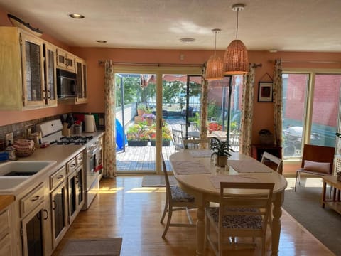 Pepin Marina Retreat Cottage Apartment with Deck Apartment in Pepin