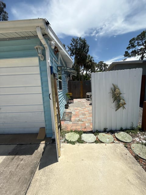 Studio Yunet 1 Apartment in Bayshore Gardens