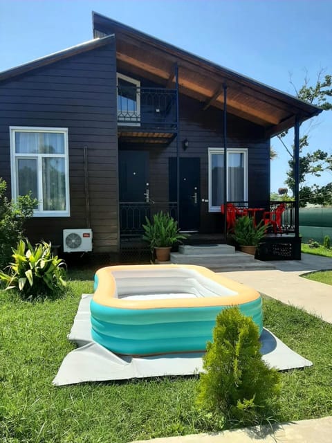 Property building, Garden, Garden view, Pool view, Swimming pool