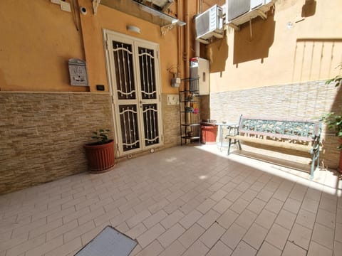 Property building, Patio, Facade/entrance