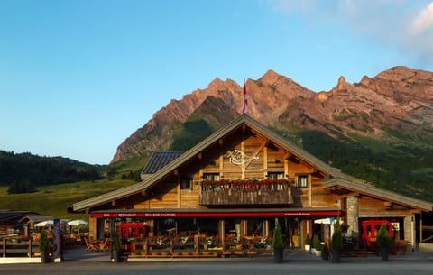 Nearby landmark, Facade/entrance, Day, Property logo or sign, Balcony/Terrace, Hiking, Logo/Certificate/Sign, Mountain view