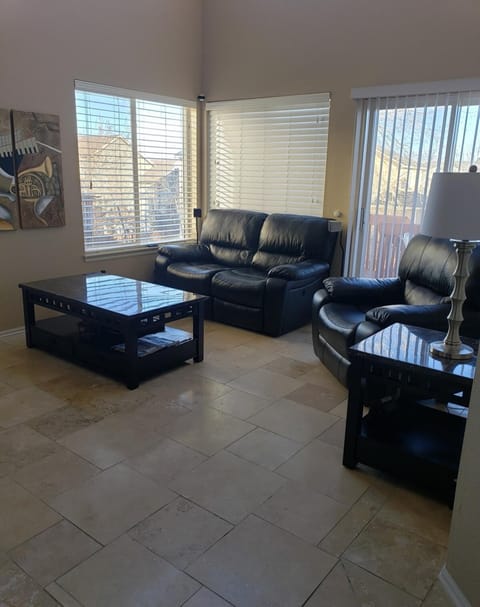 Luxurious Highlands Ranch Home with private hot tub Vacation rental in Highlands Ranch