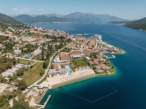 Luxury Apartment Sunscape near Portonovi Apartment in Kotor Municipality