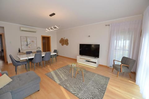 Communal lounge/ TV room, Dining area