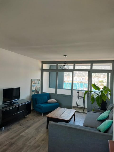 Grand T2 vue mer, balcon, plage, resto tout à pied Apartment in Toulon