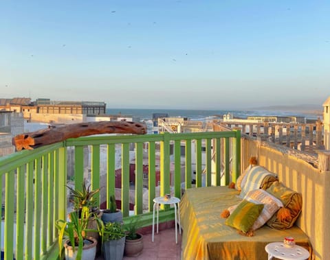 Property building, Balcony/Terrace, Sea view, Area and facilities
